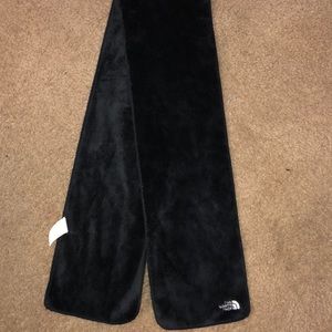 North face scarf